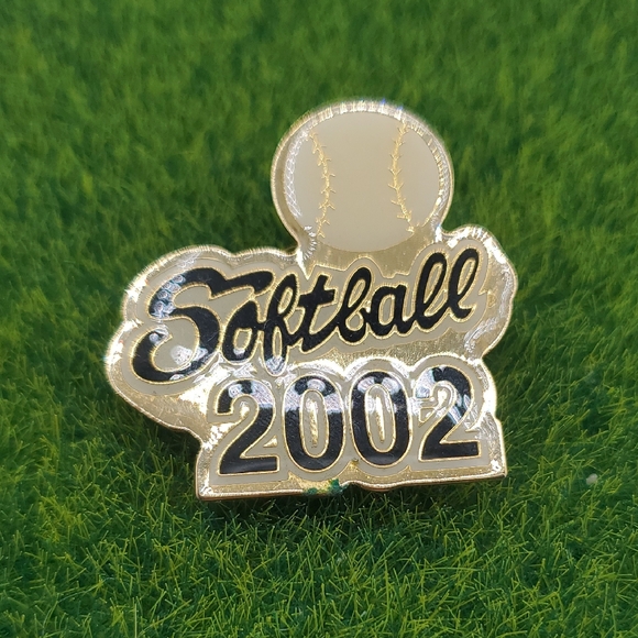 Jewelry - Softball 2002 Enamel Pin B451 Collectible Vintage